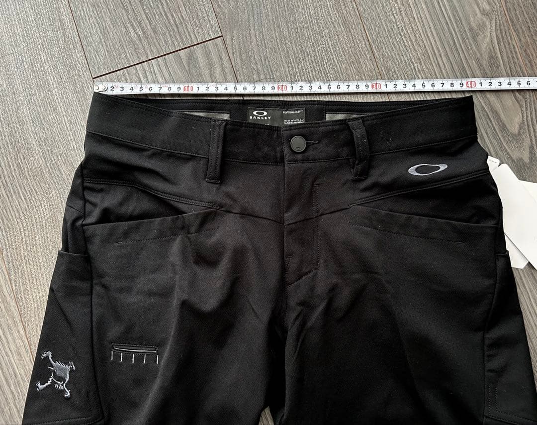 新品 OAKLEY オークリー 立体裁断4WAYストレッチUPF50 速乾 31