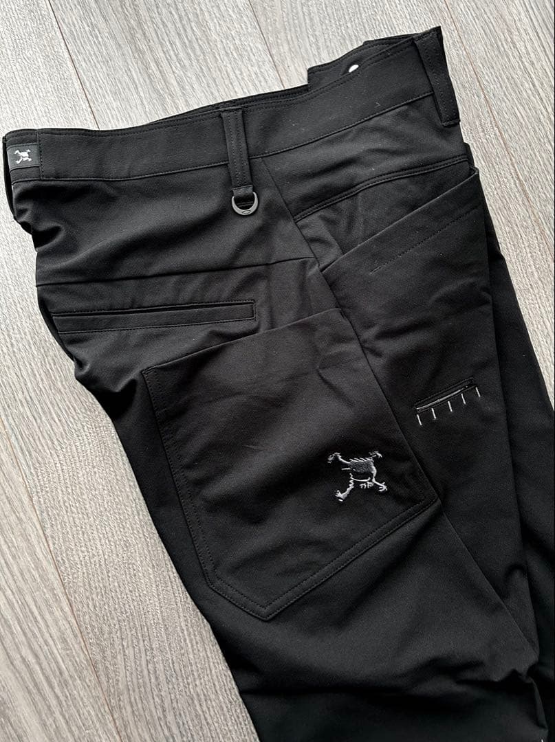 新品 OAKLEY オークリー 立体裁断4WAYストレッチUPF50 速乾 31