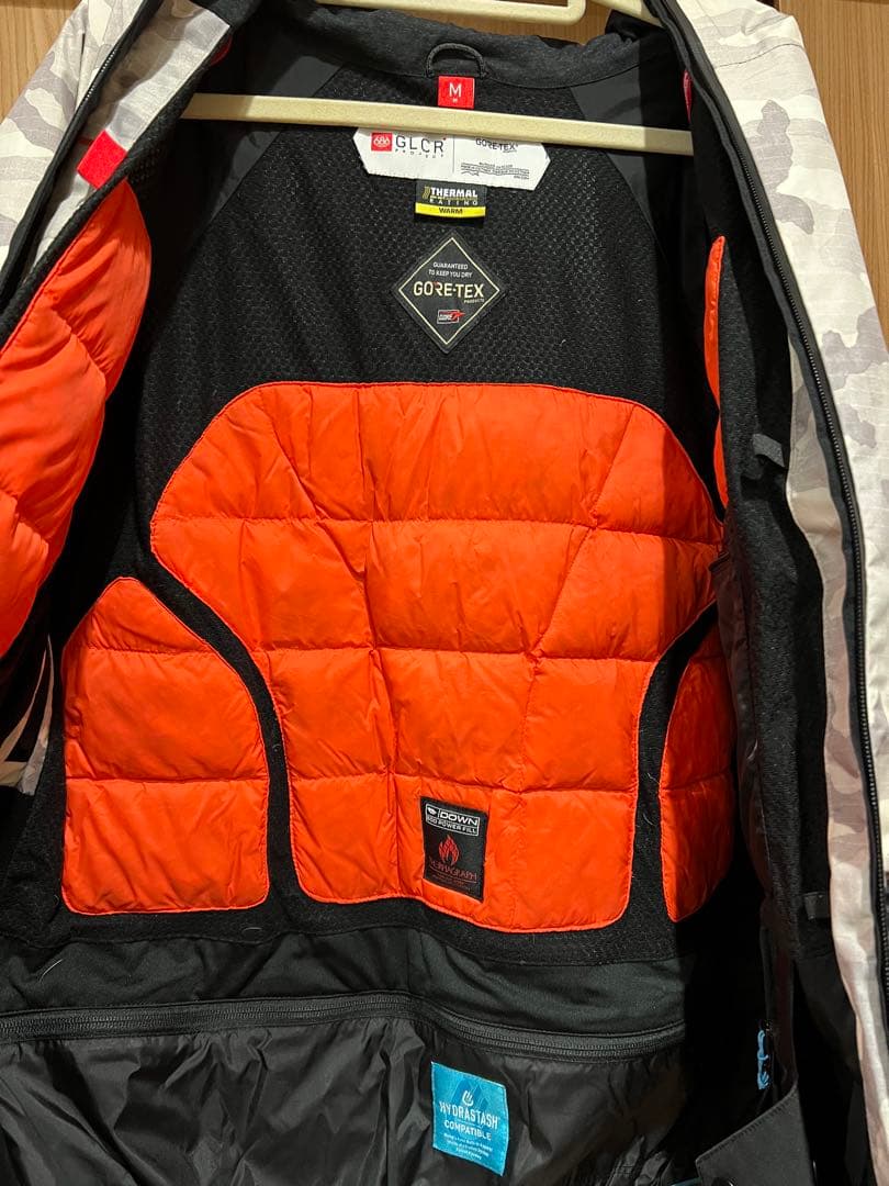 美品　686 GORE-TEX スノーボードジャケット Mサイズ　おまけ付き