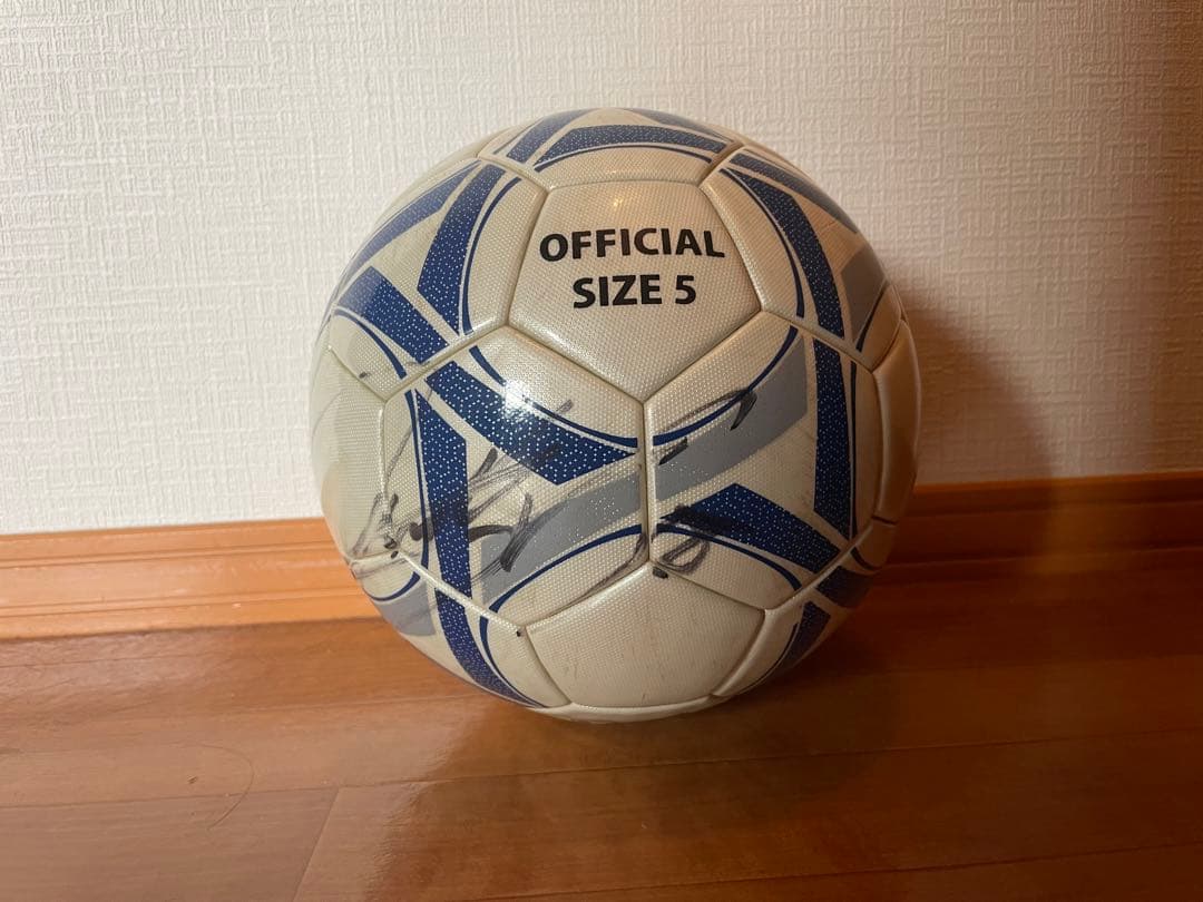 【　サッカー日本代表　 】上田綺世選手 法政大学時代サイン入りサッカーボール