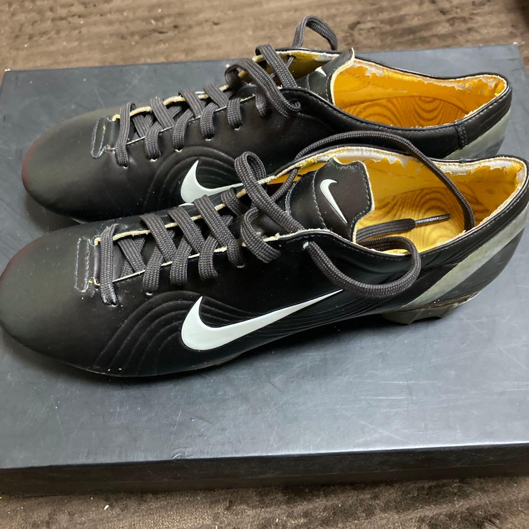 NIKE マーキュリアル　ヴェイパー
