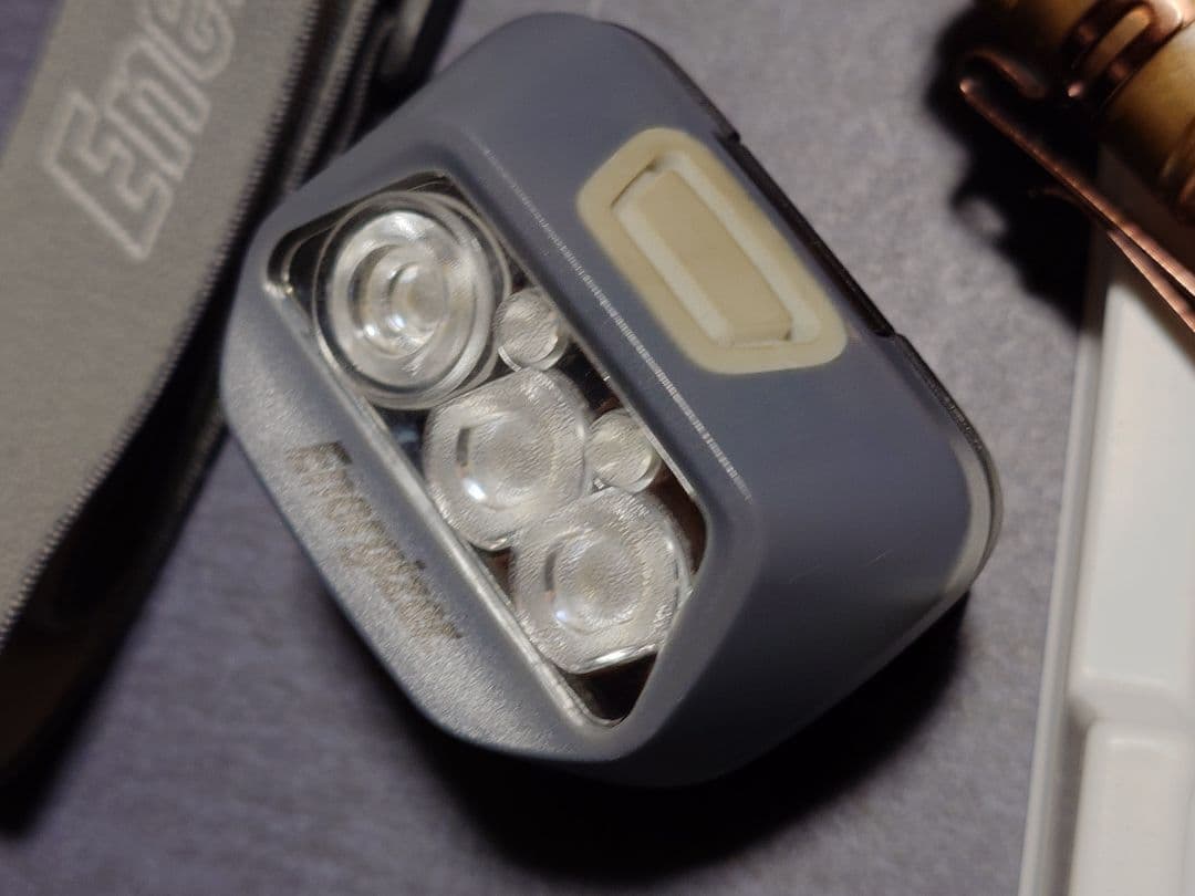 FENIX OLIGHT ENERGIZER ARMYTEK 等ライトまとめ売り