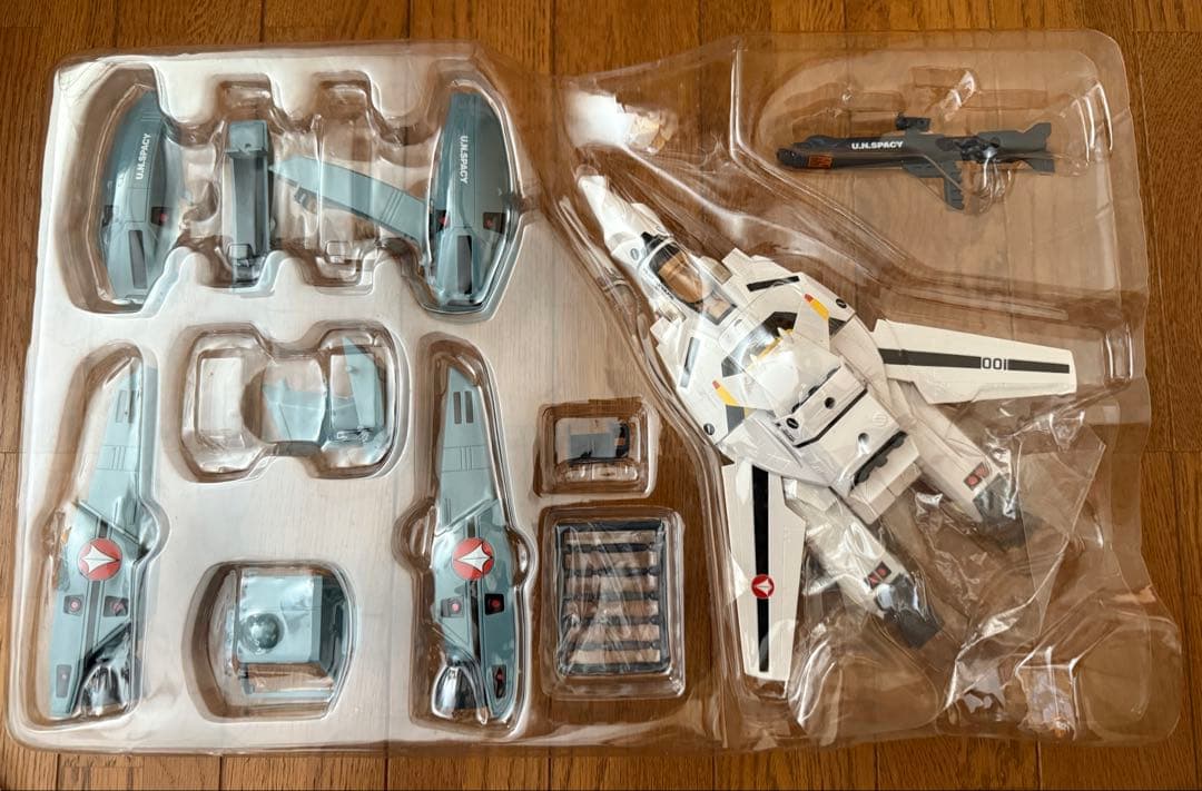 1/55VF-1S スーパーバルキリー ロイ•フォッカー機 可変戦闘機