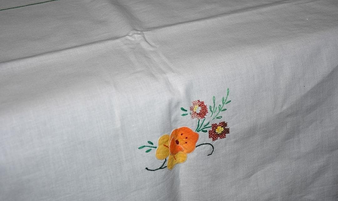 イタリア製 花柄刺繍テーブルクロス 送料込