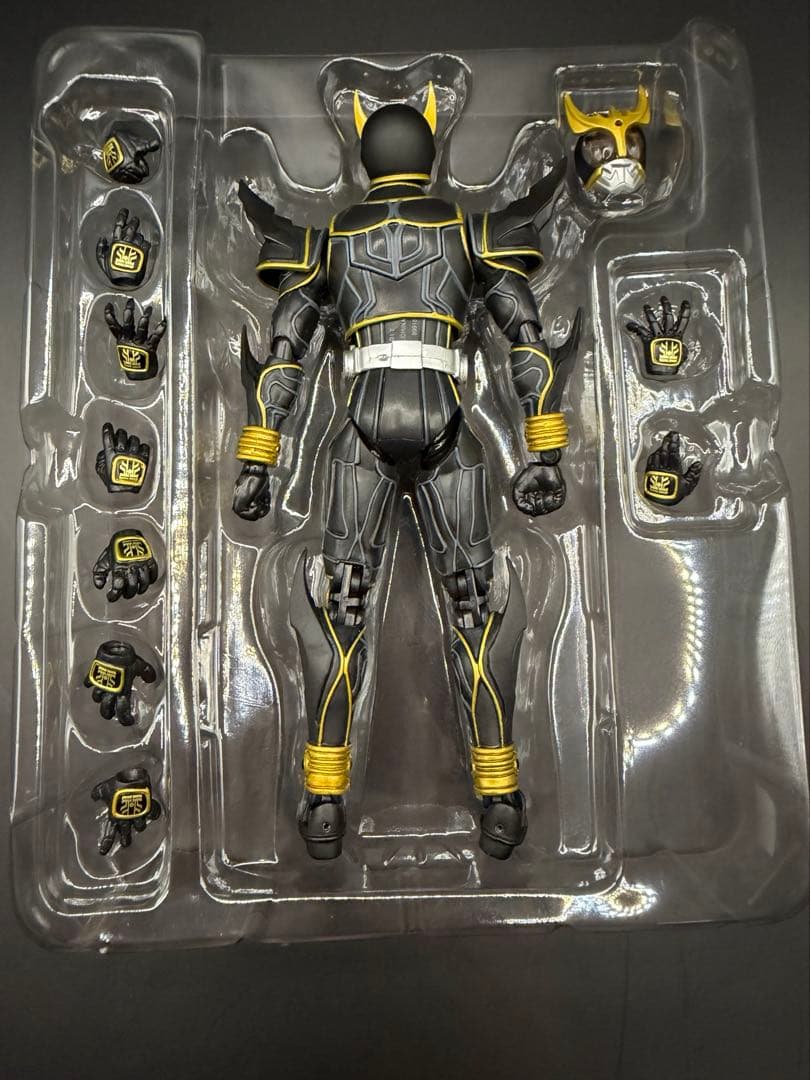s.h.figuarts 仮面ライダー クウガ アルティメット