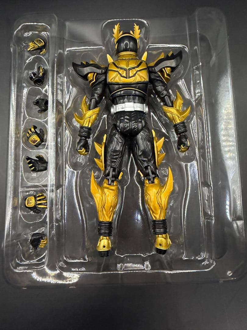 s.h.figuarts 仮面ライダー クウガ アルティメット