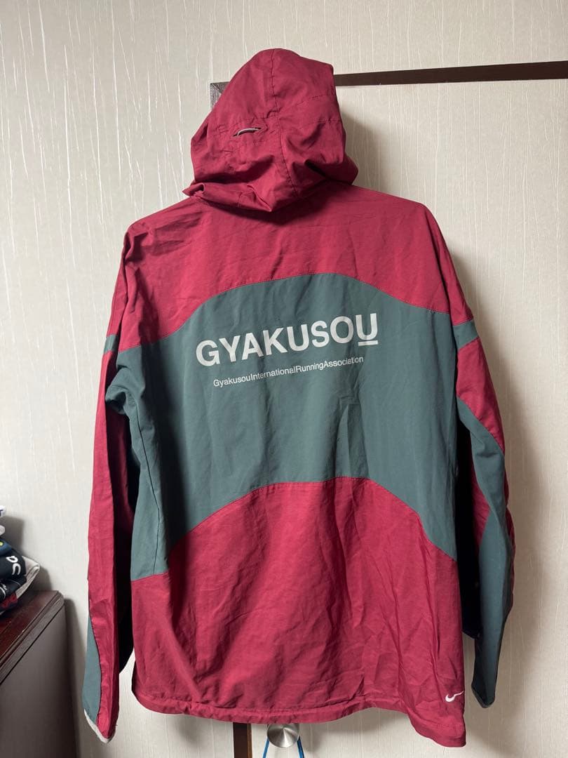 GYAKUSOU ウィンドブレーカー 赤/緑