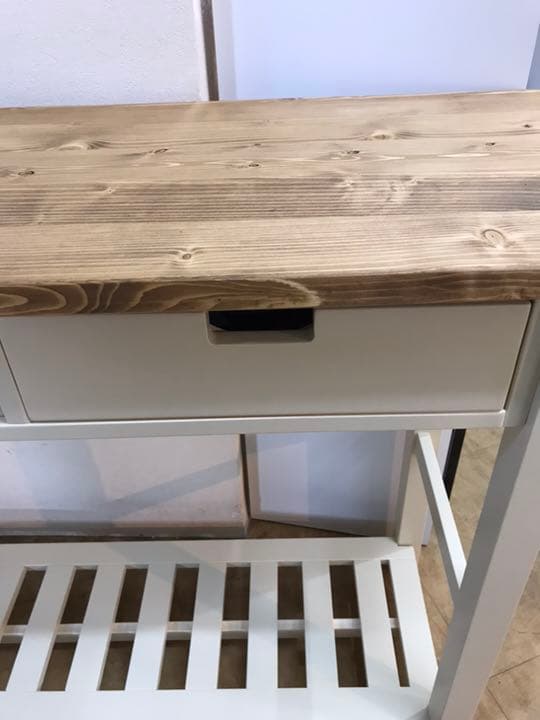 リコリス カウンターテーブル