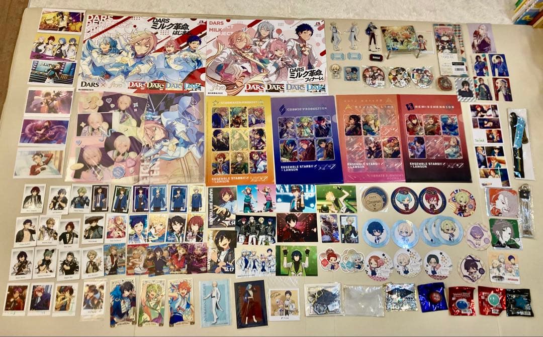 あんスタ グッズ まとめ売り 大量 100点 アクスタ フレグランス　缶バッジ等
