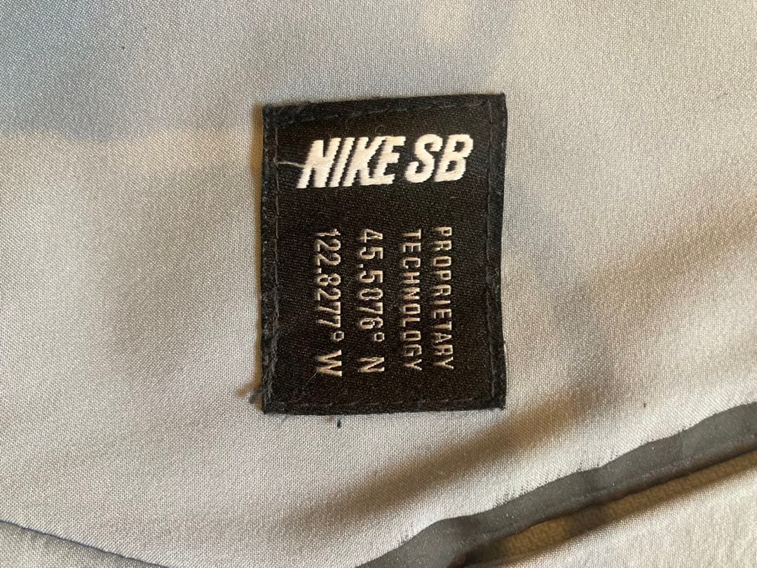NIKE SB エニグマ Enigma HOODIE スノーボードパーカー