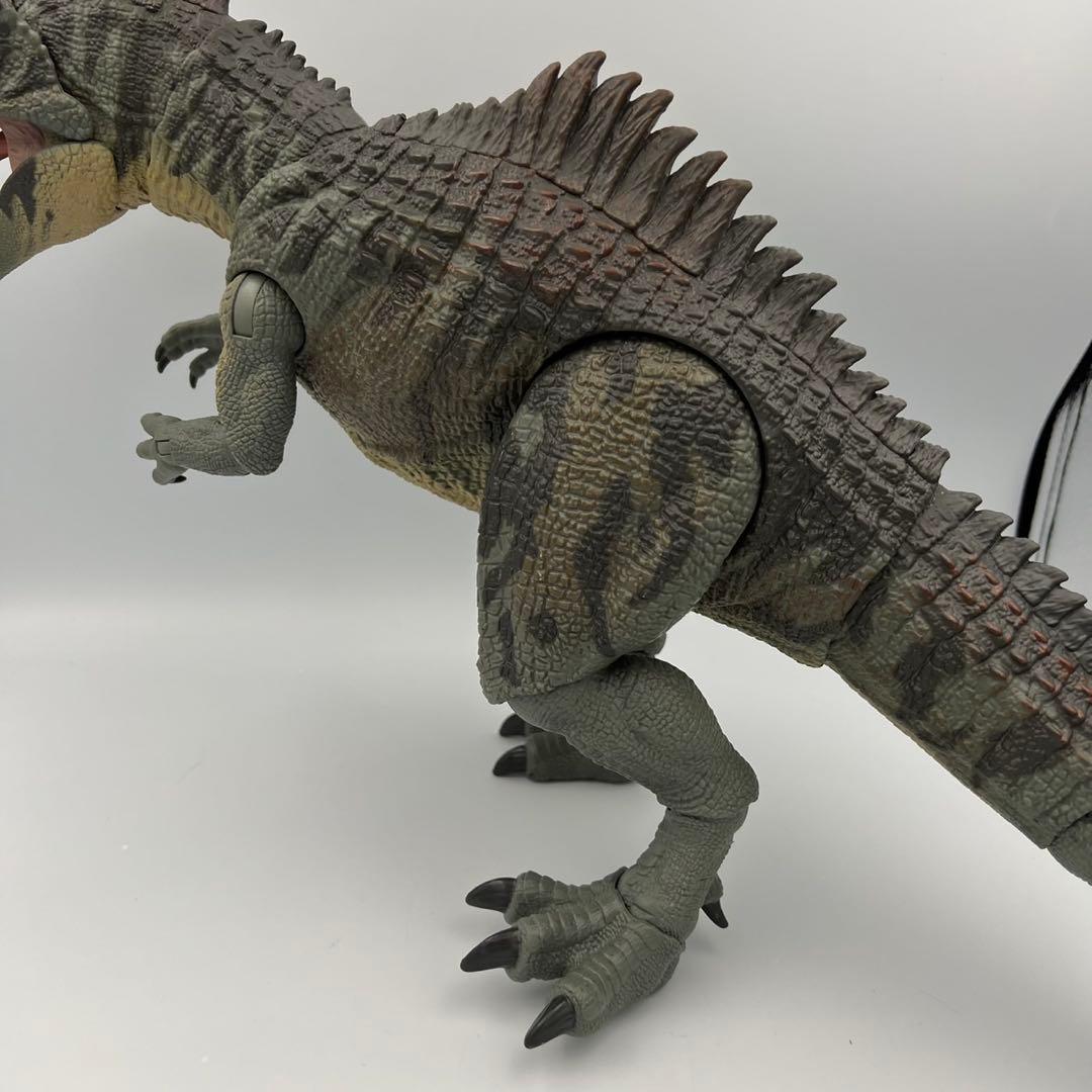ジュラシックパーク　ワールド　フィギュア　恐竜　化石　ギガノトサウルス
