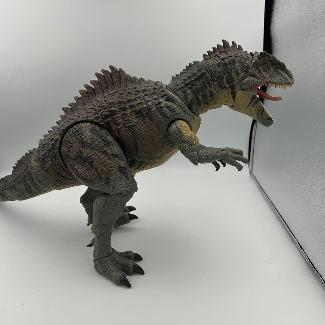 ジュラシックパーク　ワールド　フィギュア　恐竜　化石　ギガノトサウルス
