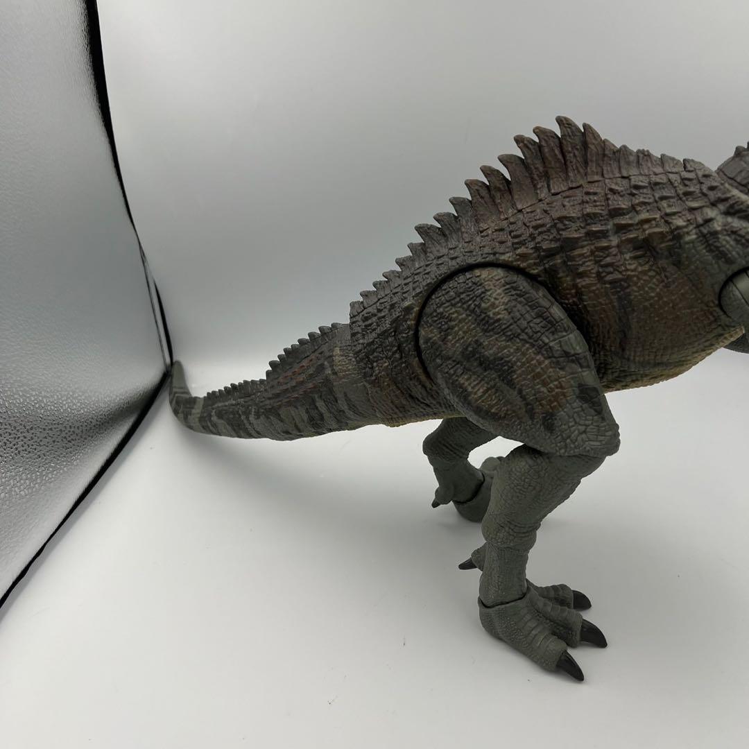 ジュラシックパーク　ワールド　フィギュア　恐竜　化石　ギガノトサウルス
