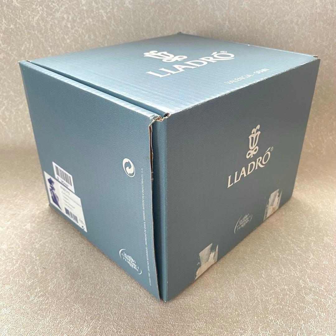 LLADRO リヤドロ 『 花の香りに包まれて 』 置物