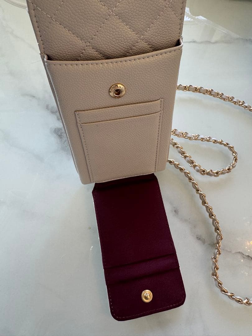 【ゆみ】新品未使用⭐️ノベルティCHANEL スマホショルダー