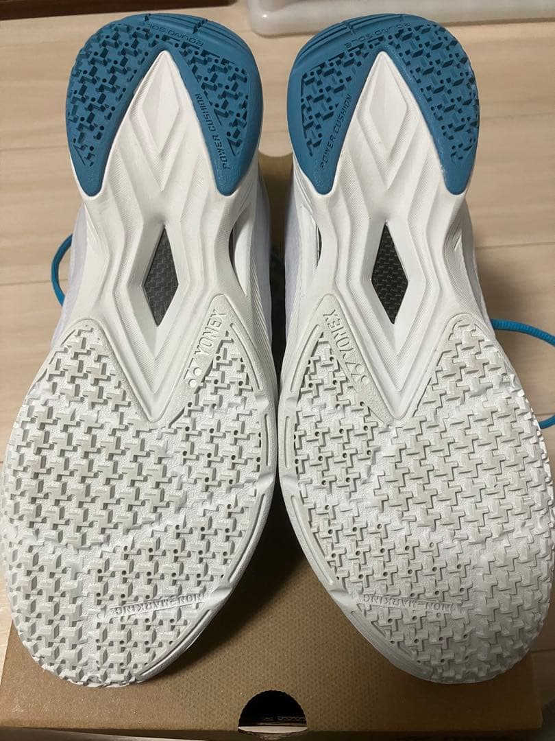 【値下済】エアラスZ 26.5cm YONEX バドミントン　シューズ