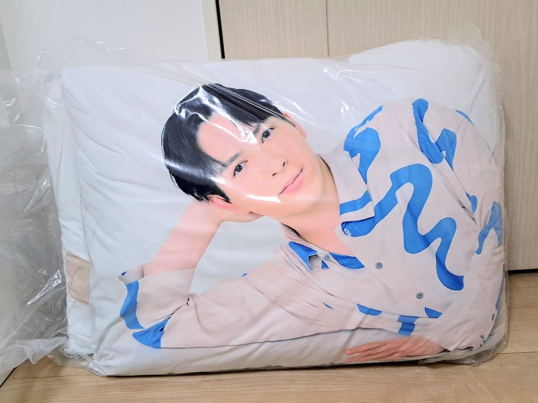 等身大の吉田 M!LK 吉田仁人 抱き枕 クッション 生誕祭 26歳 生誕グッズ