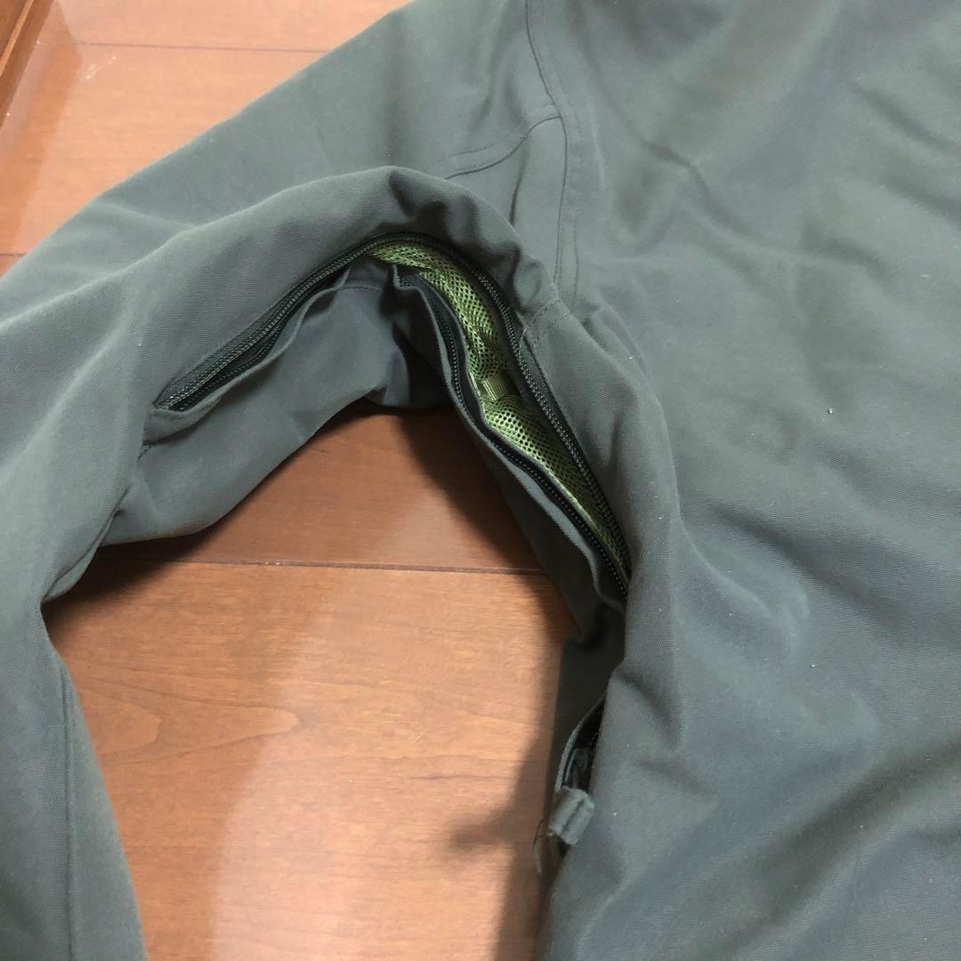 バートン　スノーボードウエア（上Sサイズ、下Mサイズ)