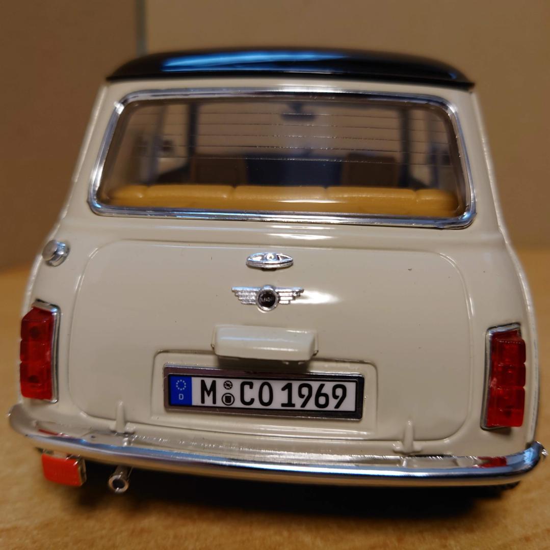 1/18 ミニクーパー Mini Cooper 1969 ダイキャスト製ブラーゴ