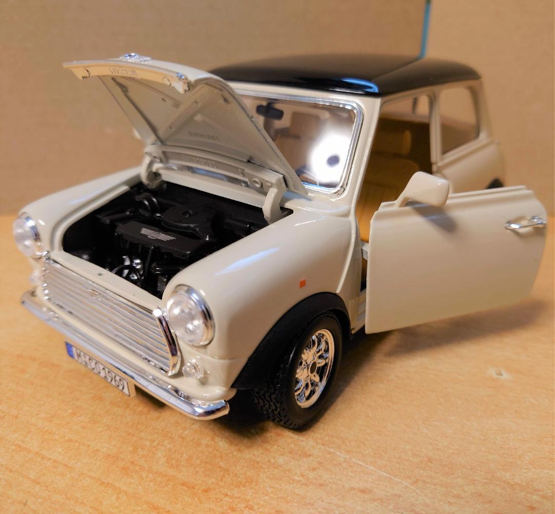 1/18 ミニクーパー Mini Cooper 1969 ダイキャスト製ブラーゴ