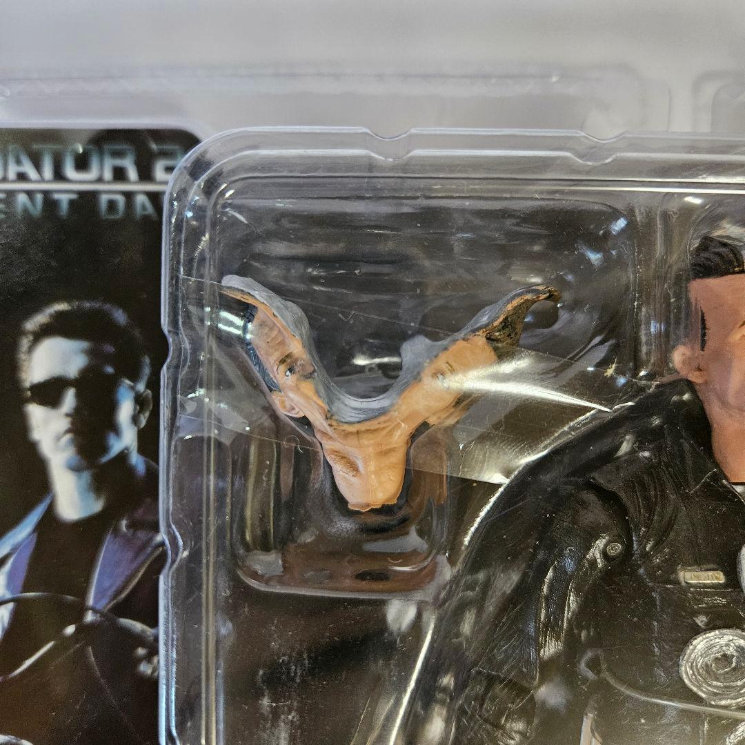 NECA　ネカ　ターミネーター2　T-1000　フィギュア　新品　未開封
