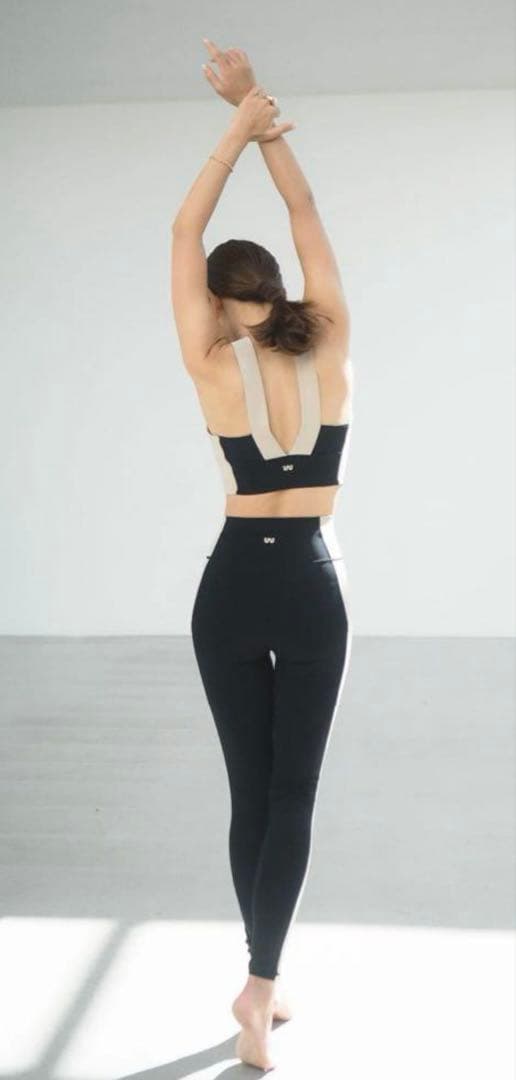 期間限定価格新品未使用⭐︎Werthy ヨガウェア　yoga top sizeM⭐︎