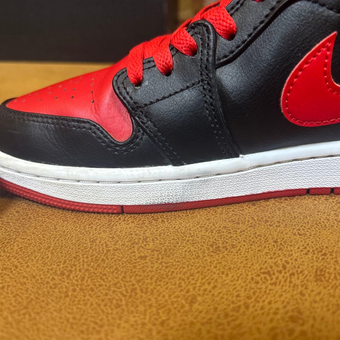 エア ジョーダン ミッド スニーカー　ブラック/レッド