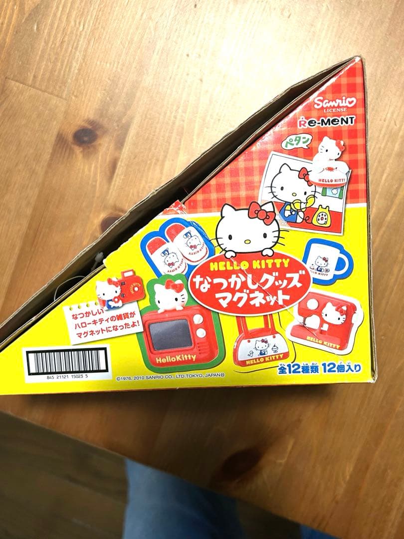 【リーメント】ハローキティ　なつかしグッズマグネット　12種類BOX