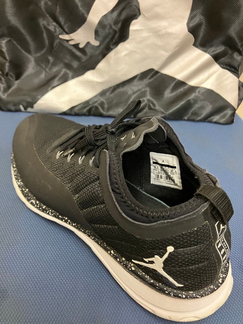 Jordan バスケットボールシューズ ブラック & ジョーダンジムサック巾着