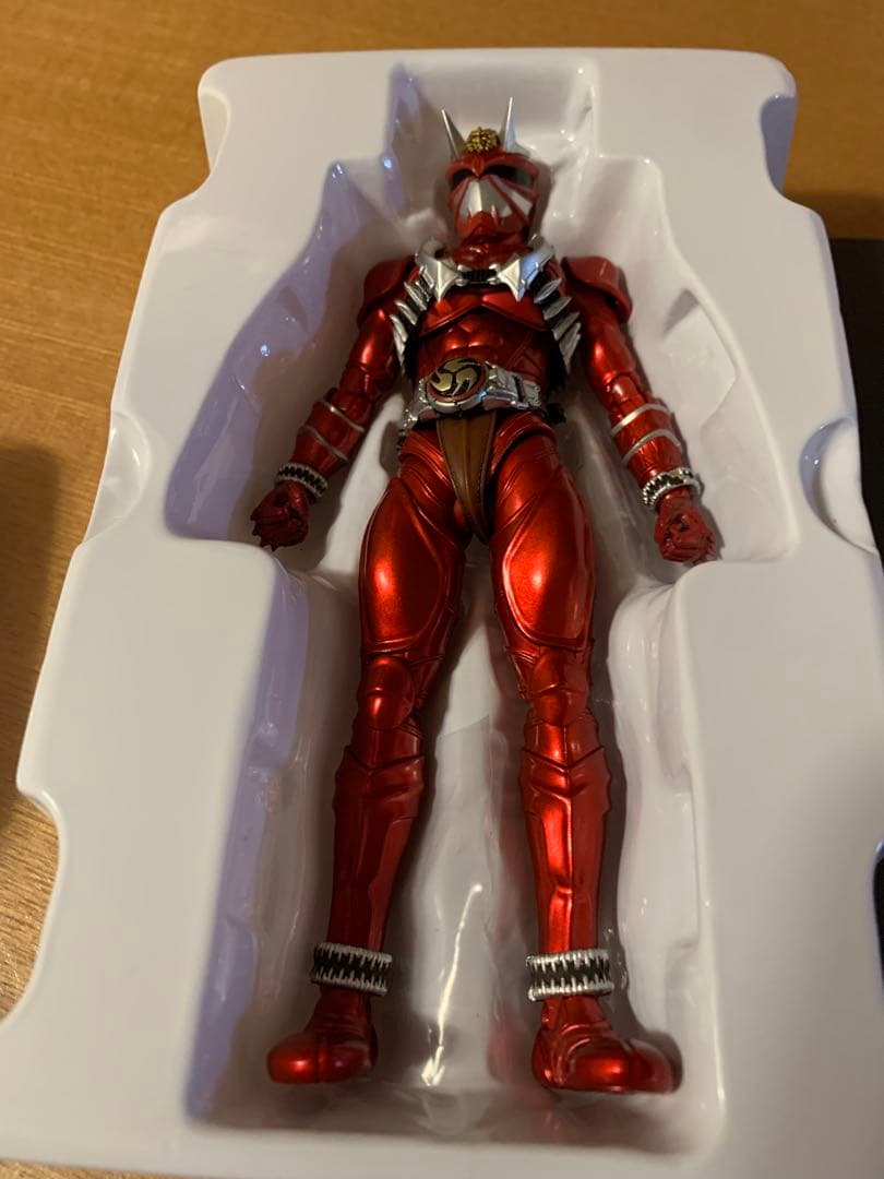 S.H.Figuarts 真骨彫製法　仮面ライダー響鬼紅