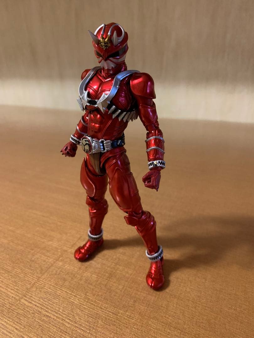 S.H.Figuarts 真骨彫製法　仮面ライダー響鬼紅