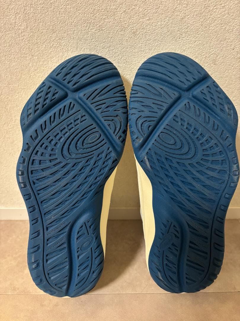 【ほぼ新品】ASICS　アンプレアルス３　 ワイド　27.0cm　箱有