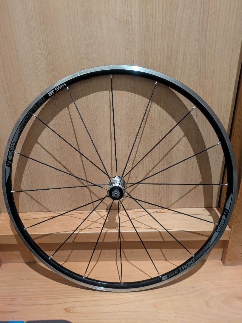 DT SWISS R20 完組フロントホイール 700c