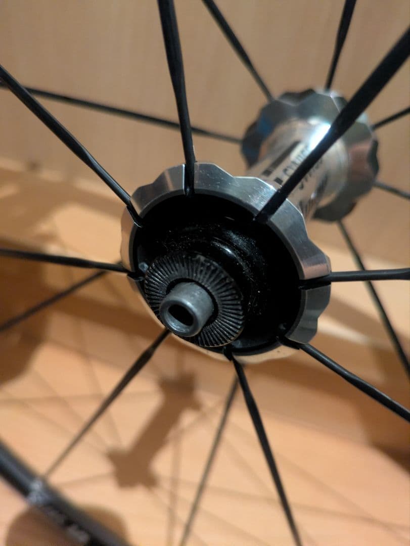 DT SWISS R20 完組フロントホイール 700c