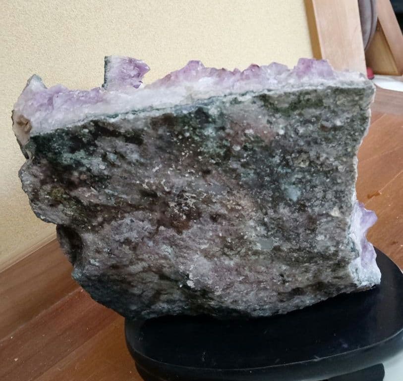 紫色の結晶原石 約12kg 台座付 美品‼️