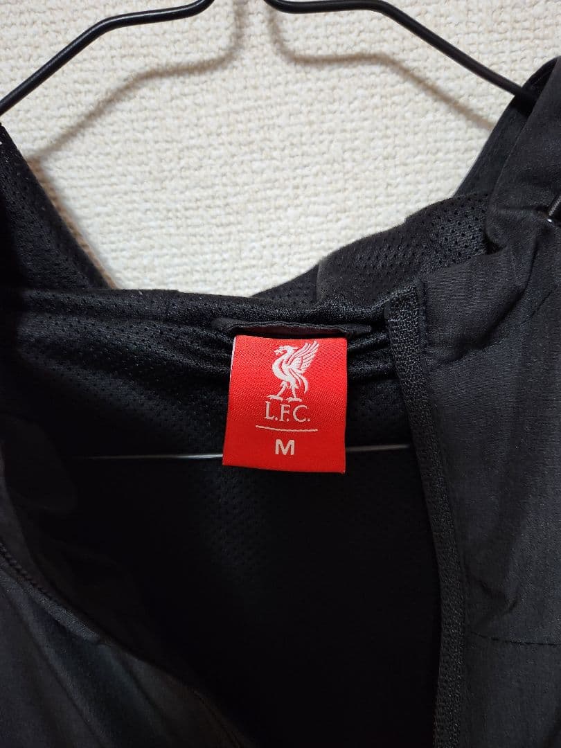 【新品】リバプール　Liverpool　公式　ウェア　アウター　M(海外サイズ)