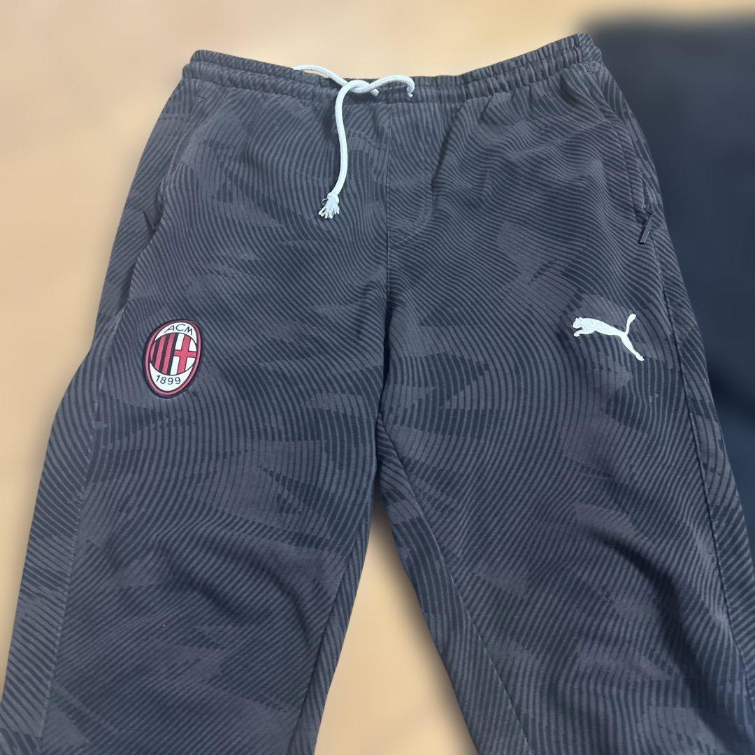 ACミラン上下セット　パーカー　パンツEUROサッカージャージPUMA