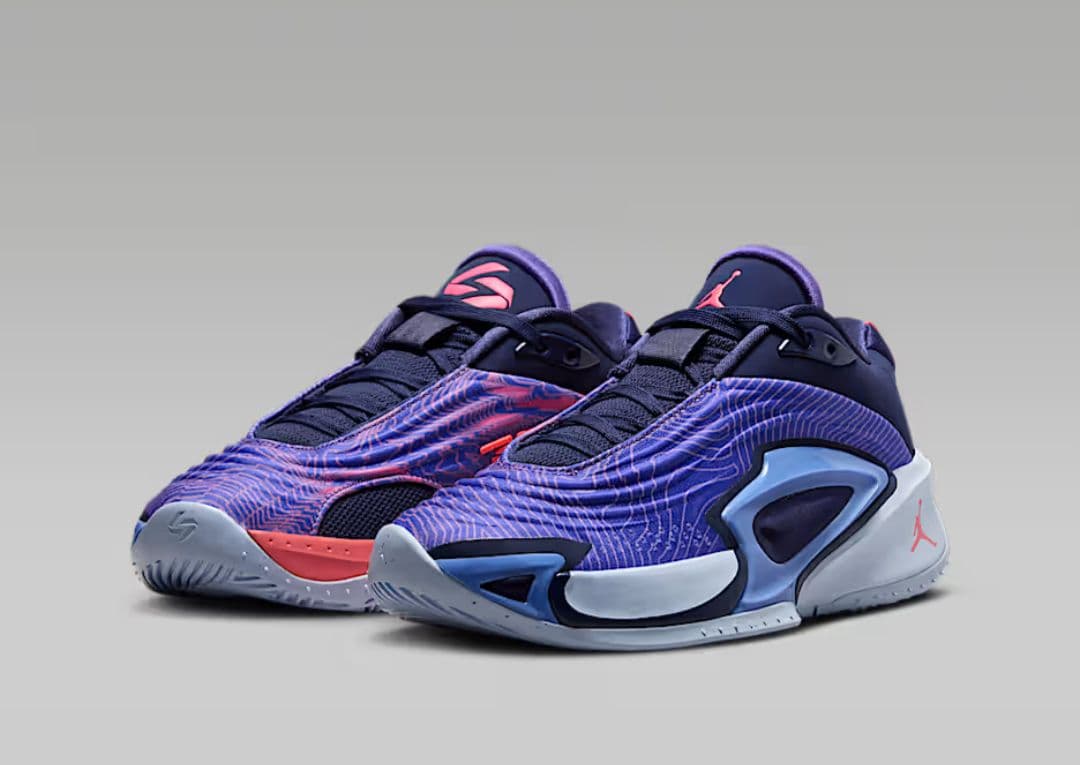 ひ*ん様 NIKE　ルカ 3 ジュニア バスケットボールシューズ２２,５cm