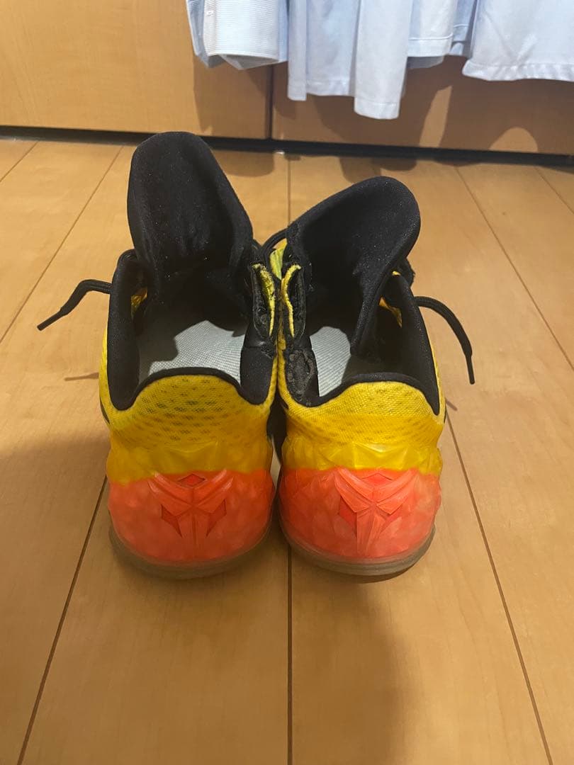 Nike Kobe シューズ イエロー/オレンジ