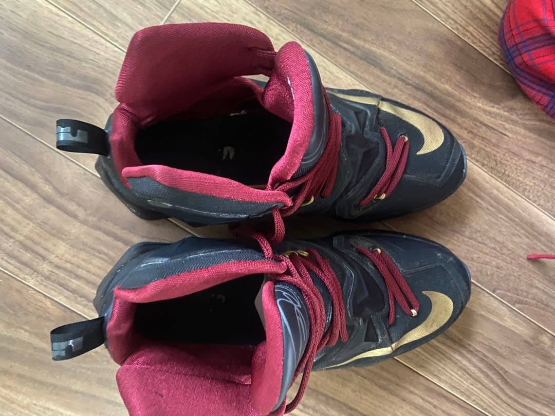 Nike LeBron 13 シューズ 黒/金/赤