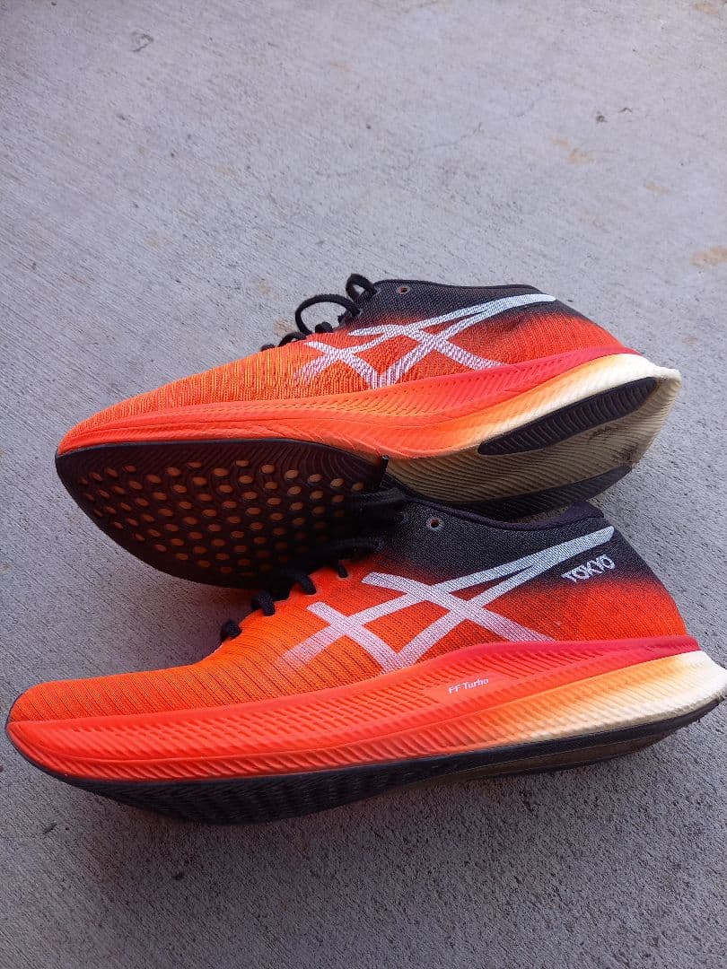 メタスピードエッジ　ASICS TOKYO スパイクシューズ オレンジ/ブラック