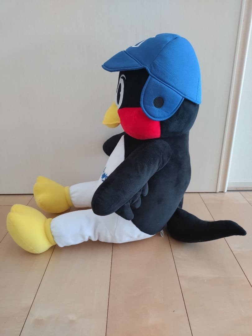 つば九郎抱っこぬいぐるみ（特大）