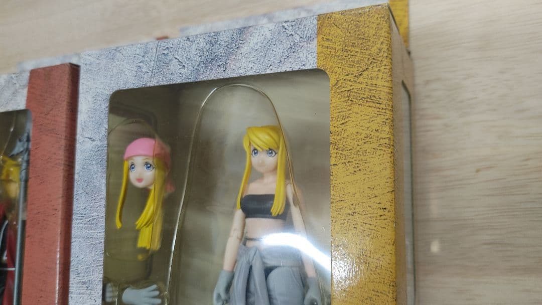 鋼の錬金術師プレイアーツ　エドワードエルリック　ウィンリーロックベル