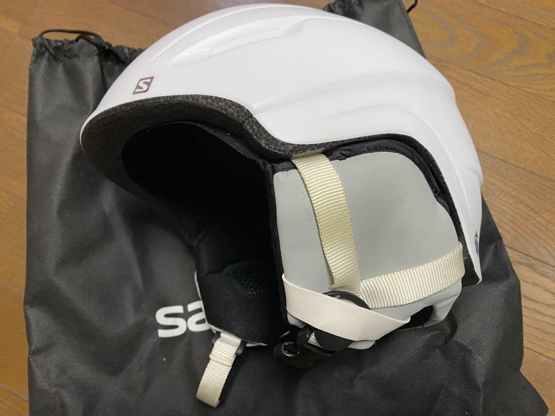 新品未使用　Salomon ホワイトヘルメット 収納袋付き