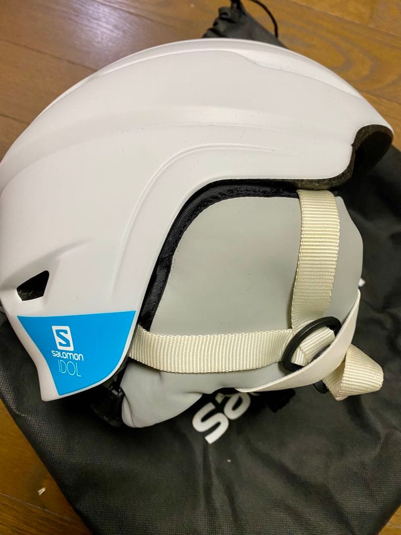新品未使用　Salomon ホワイトヘルメット 収納袋付き