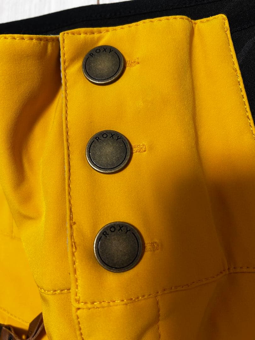 新品未使用　ROXY スノボウェア　スキー　パンツ　黄色　レディースサイズXL