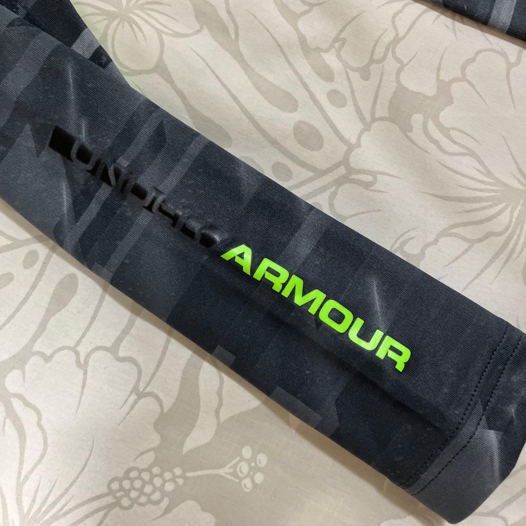 Under Armour トレーニングセット 長袖シャツとレギンス