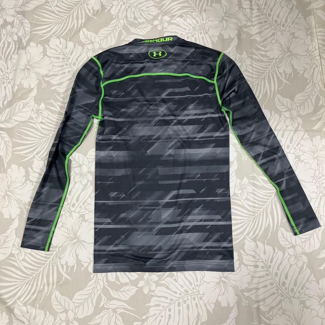Under Armour トレーニングセット 長袖シャツとレギンス