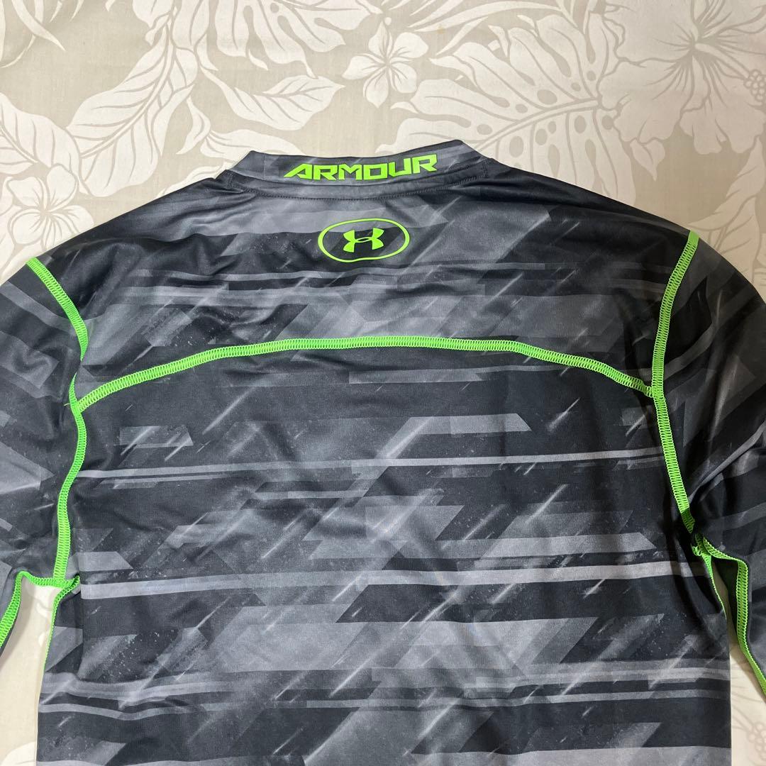 Under Armour トレーニングセット 長袖シャツとレギンス