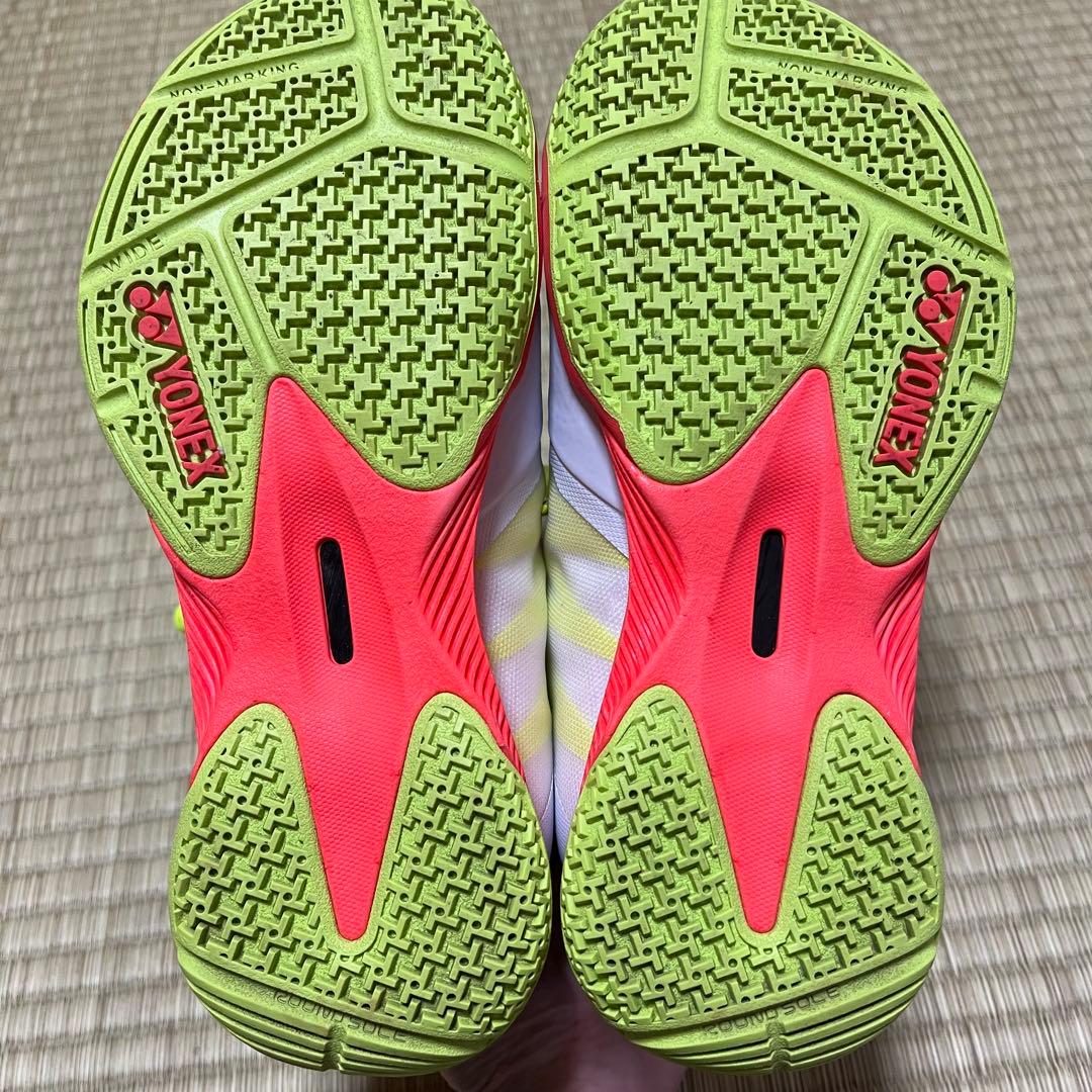 【美品】YONEX パワークッションコンフォートZワイドミッド